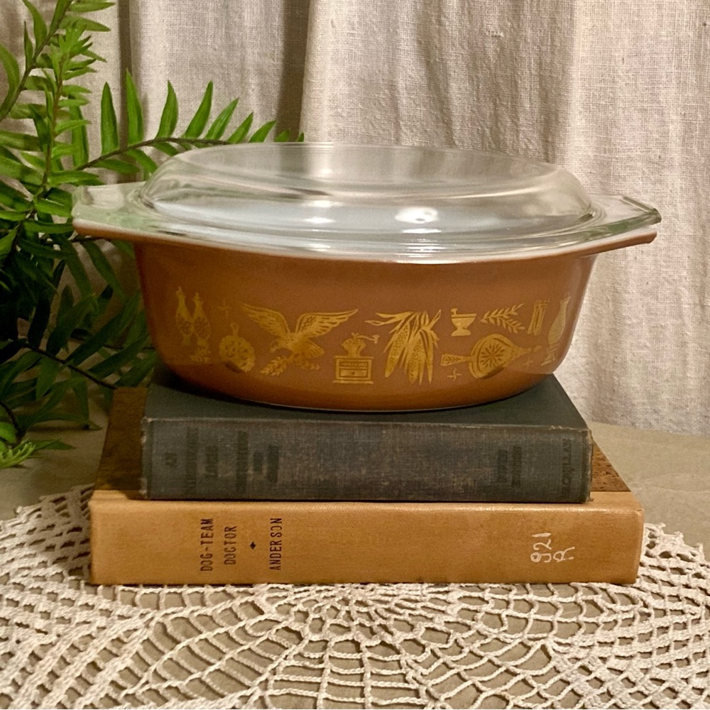 Vintage Pyrex Early American 1 1/2 Quart Casserole With Lid